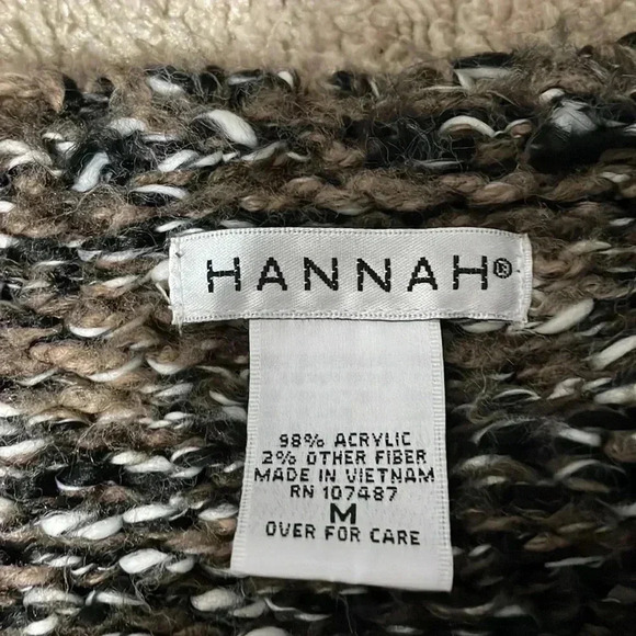 Hannah sweater size medium - Picture 2 of 4